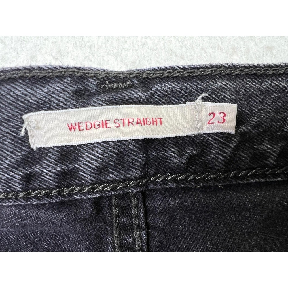 Levis Premium Wedgie Straight Jeans Womens 23 Charcoal Wash High Rise Raw Hem - Picture 8 of 16